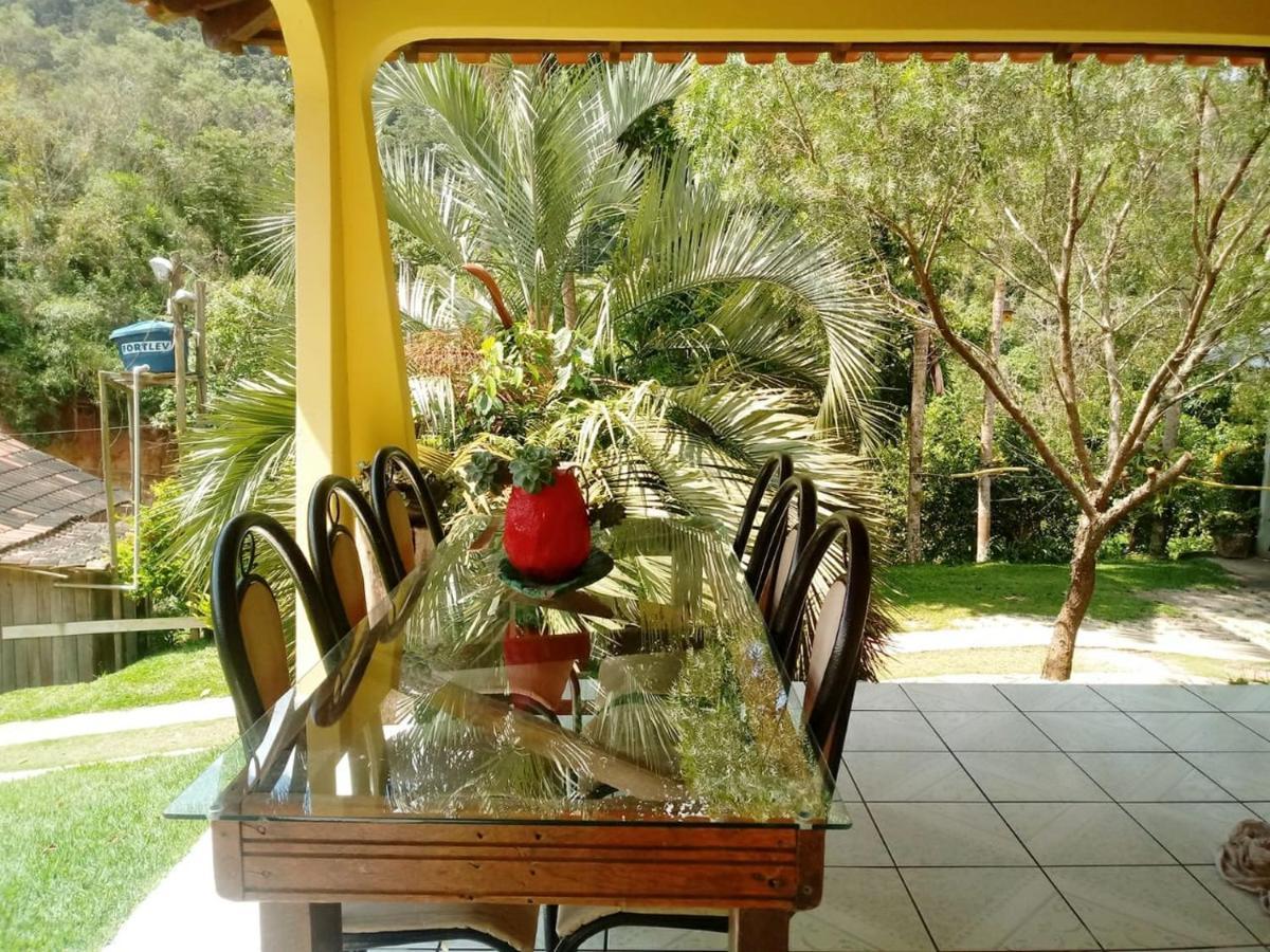 Casa Com Flores Holiday home